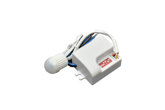 Ukuran Kompak Fungsi PIR Sensor ON/OFF 4m Max Instalasi Cocok untuk lampu langit-langit